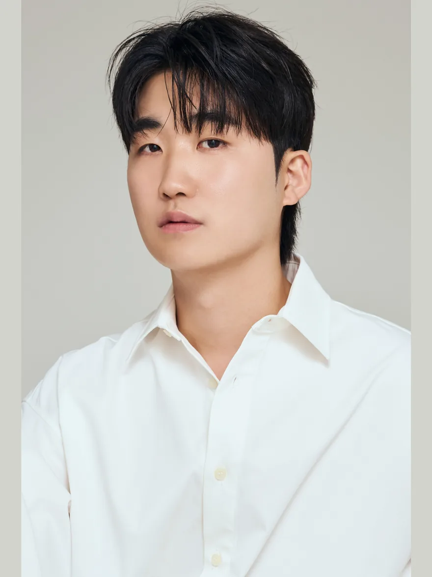 진형 수석 실장 · 애브뉴준오 더현대서울점