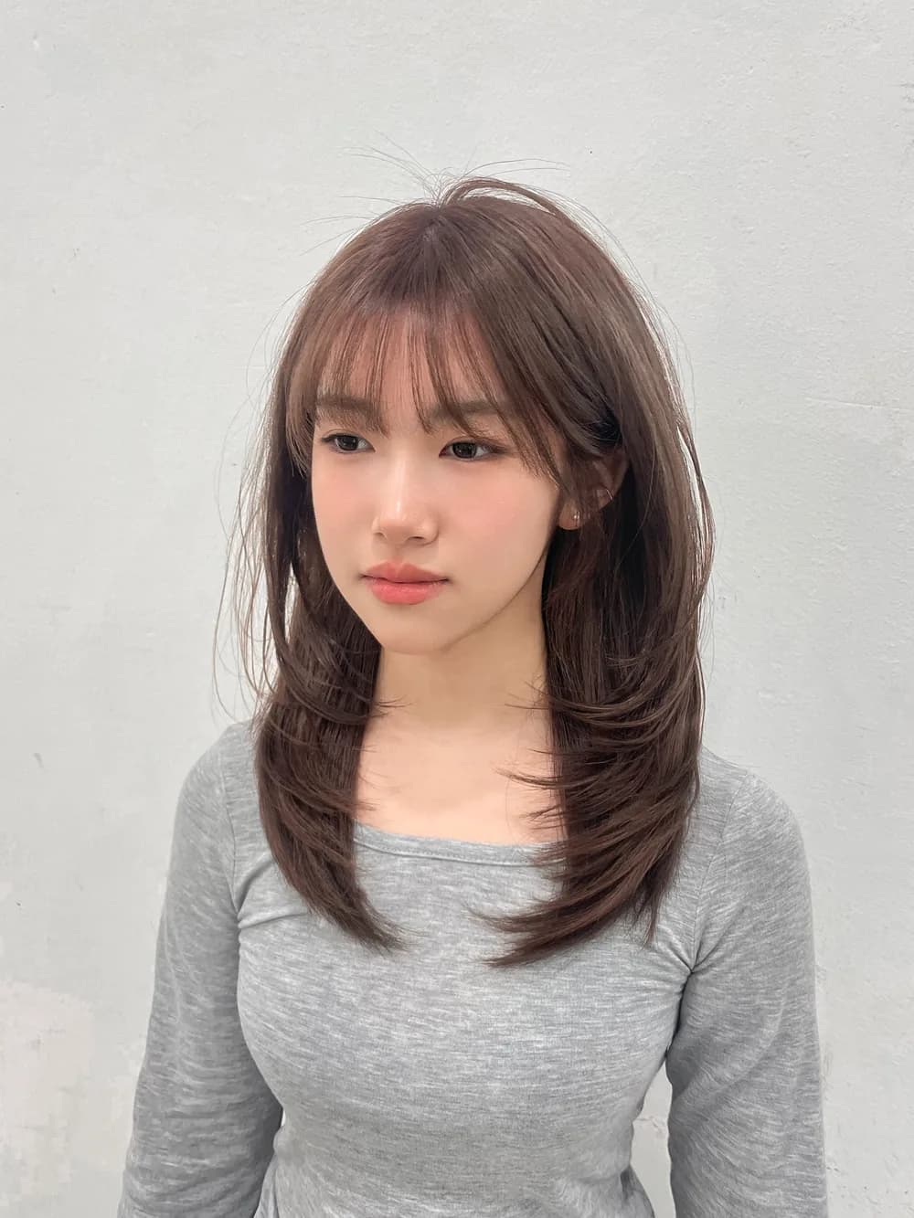 브라운 레이어드 컷 · 애브뉴준오 더현대서울점