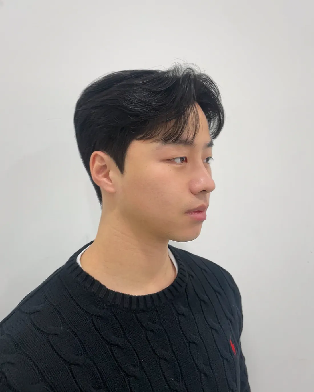 남성 다운펌 스타일 · 애브뉴준오 더현대서울점